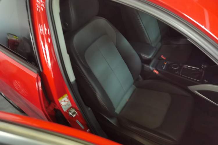 Used Audi Q2L 2018 35 TFSI Fashionable & Elegant Version China VI Emission Standard Right Front Seat