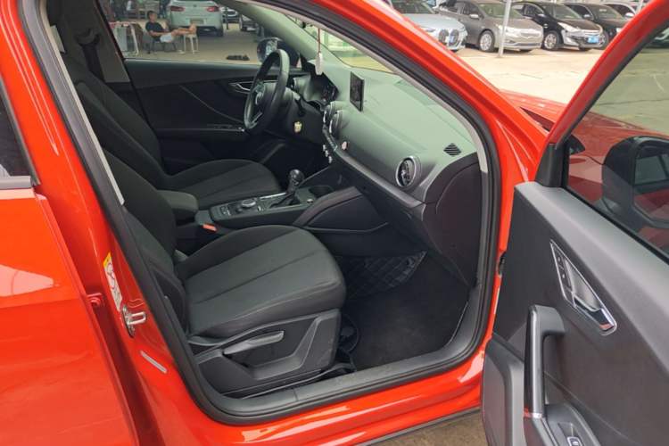Used Audi Q2L 2018 35 TFSI Launch Exclusive Edition China V Right Front Seat