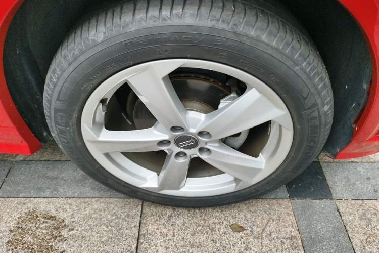 Used Audi Q2L 2018 35 TFSI Fashionable & Elegant Version China VI Emission Standard Right Front Wheel Hub