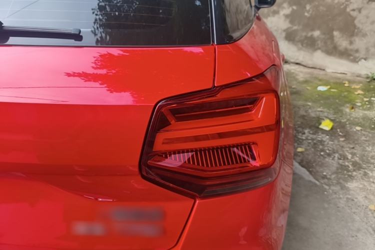 Used Audi Q2L 2018 35 TFSI Fashionable & Elegant Version China VI Emission Standard Right Rear Taillight