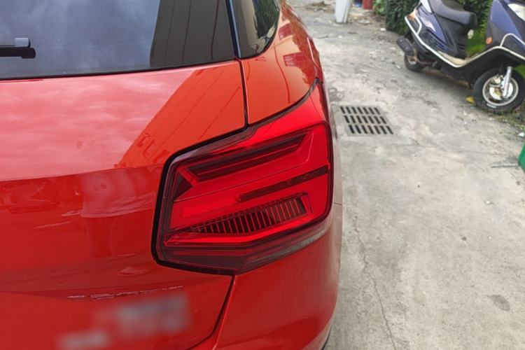 Used Audi Q2L 2018 35 TFSI Launch Exclusive Edition China V Right Rear Taillight