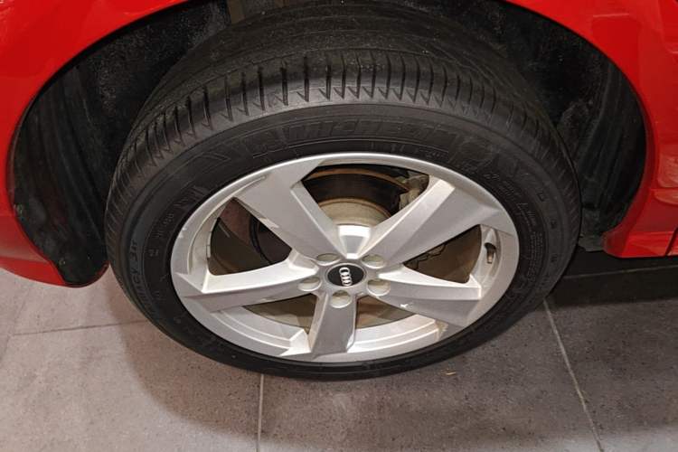 Used Audi Q2L 2018 35 TFSI Fashion Elegant Version China V Right Rear Wheel Hub
