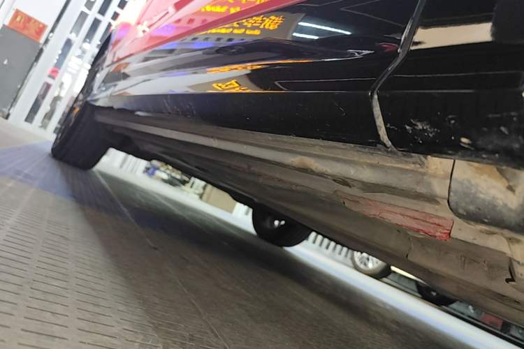 Used Audi Q2L 2018 35 TFSI Fashion Dynamic Version China V Emission Standard Right Side Sill