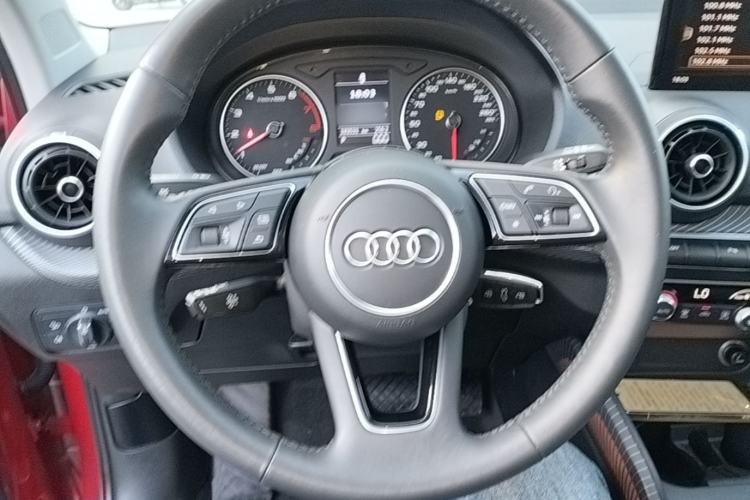 Used Audi Q2L 2018 35 TFSI Fashion Dynamic Version China V Emission Standard Steering Wheel