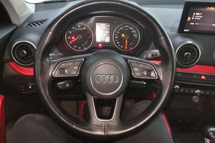 Used Audi Q2L 2018 35 TFSI Fashion Dynamic Version China VI Emission Standard Steering Wheel