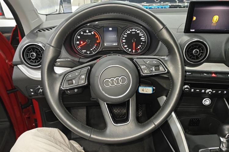 Used Audi Q2L 2018 35 TFSI Fashion Elegant Version China V Steering Wheel