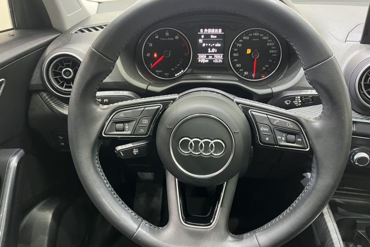 Used Audi Q2L 2018 35 TFSI Launch Exclusive Edition China VI Steering Wheel
