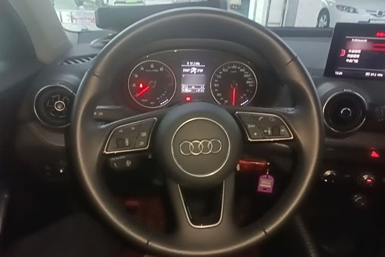 Used Audi Q2L 2018 35 TFSI Launch Exclusive Edition China VI Steering Wheel