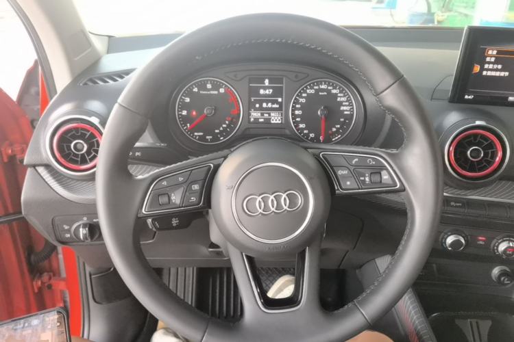 Used Audi Q2L 2018 35 TFSI Launch Exclusive Edition China VI Steering Wheel