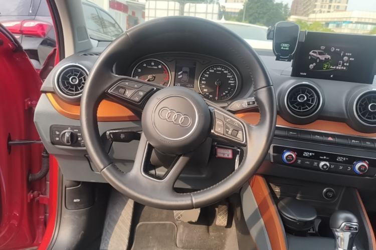 Used Audi Q2L 2018 35 TFSI Fashionable & Elegant Version China VI Emission Standard Steering Wheel
