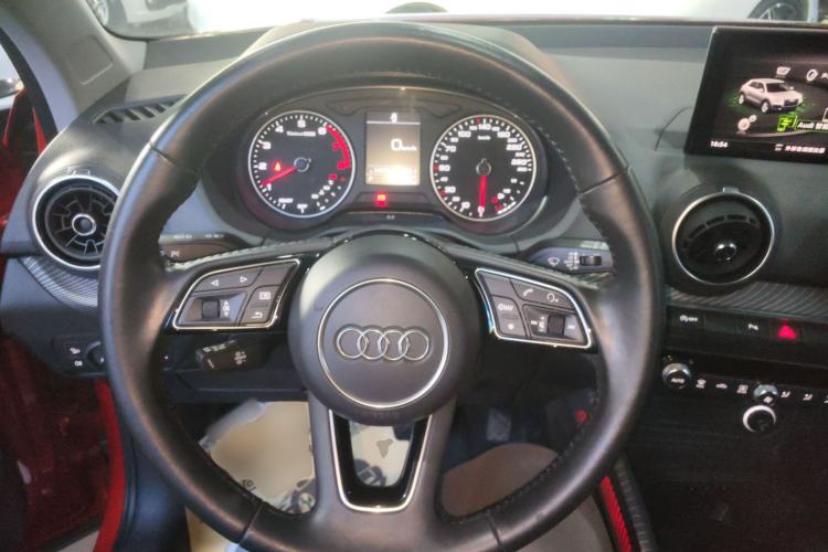 Used Audi Q2L 2018 35 TFSI Fashion Dynamic Version China V Emission Standard Steering Wheel