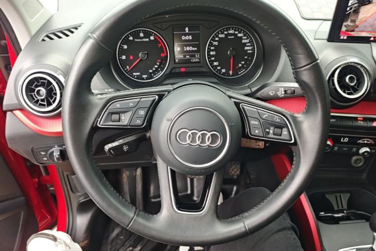 Used Audi Q2L 2018 35 TFSI Fashion Dynamic Version China V Emission Standard Steering Wheel