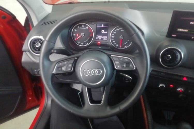 Used Audi Q2L 2018 35 TFSI Launch Exclusive Edition China VI Steering Wheel