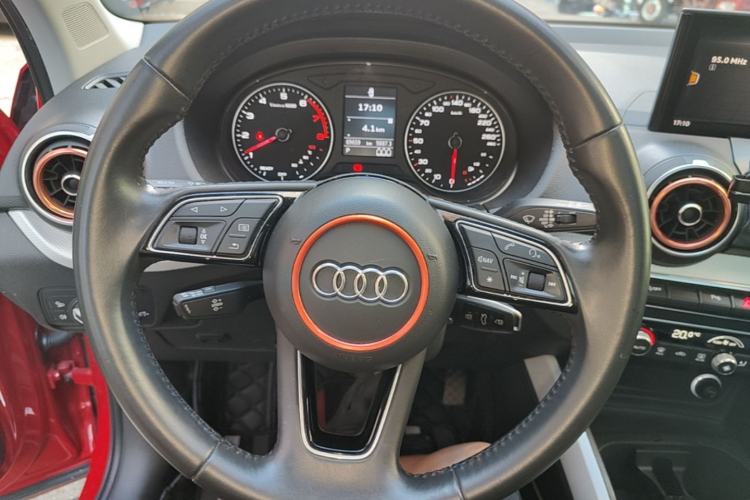 Used Audi Q2L 2018 35 TFSI Fashion Elegant Version China V Steering Wheel