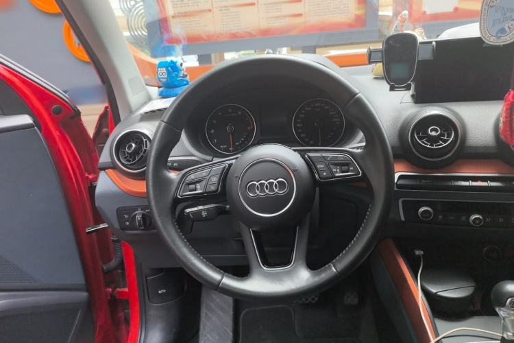 Used Audi Q2L 2018 35 TFSI Fashionable & Elegant Version China VI Emission Standard Steering Wheel