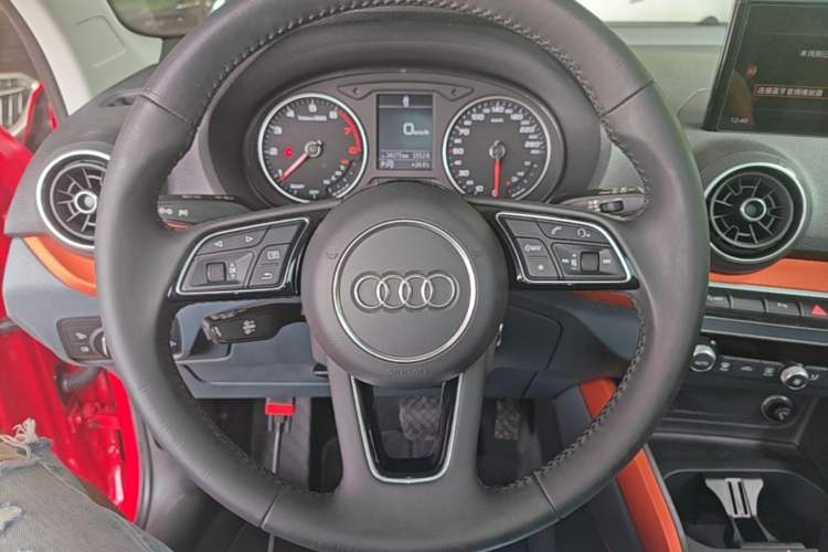 Used Audi Q2L 2018 35 TFSI Fashion Elegant Version China V Steering Wheel
