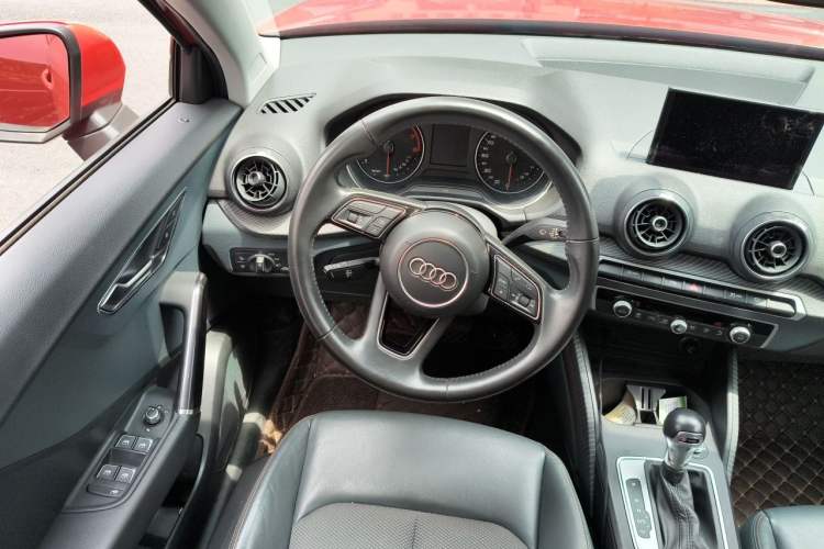 Used Audi Q2L 2018 35 TFSI Fashion Elegant Version China V Steering Wheel