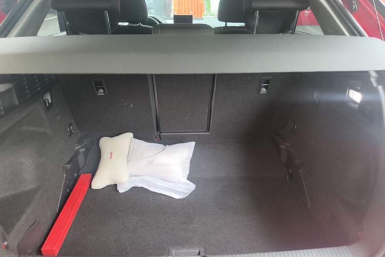 Used Audi Q2L 2018 35 TFSI Launch Exclusive Edition China VI Trunk