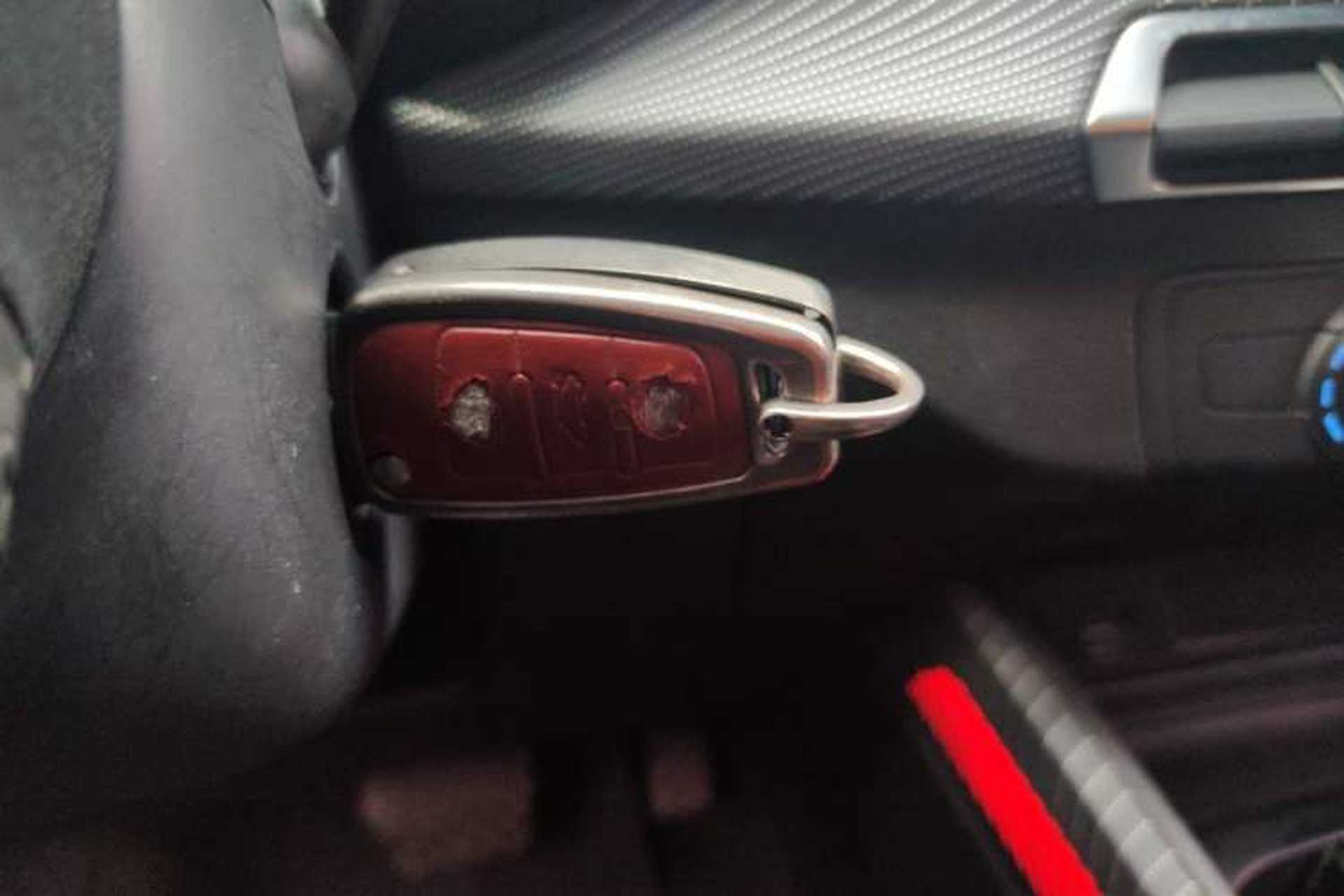 Used Audi Q2L 2018 35 TFSI Launch Exclusive Edition China VI Vehicle Key