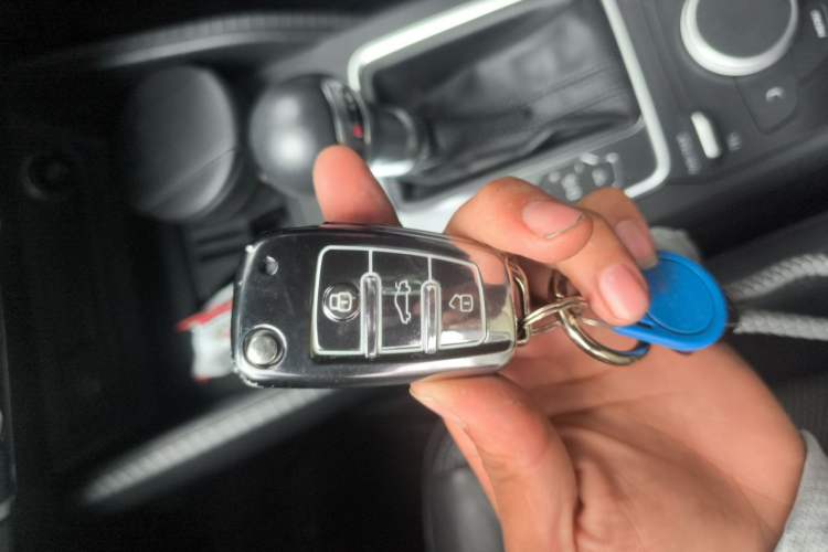 Used Audi Q2L 2018 35 TFSI Fashionable & Elegant Version China VI Emission Standard Vehicle Key