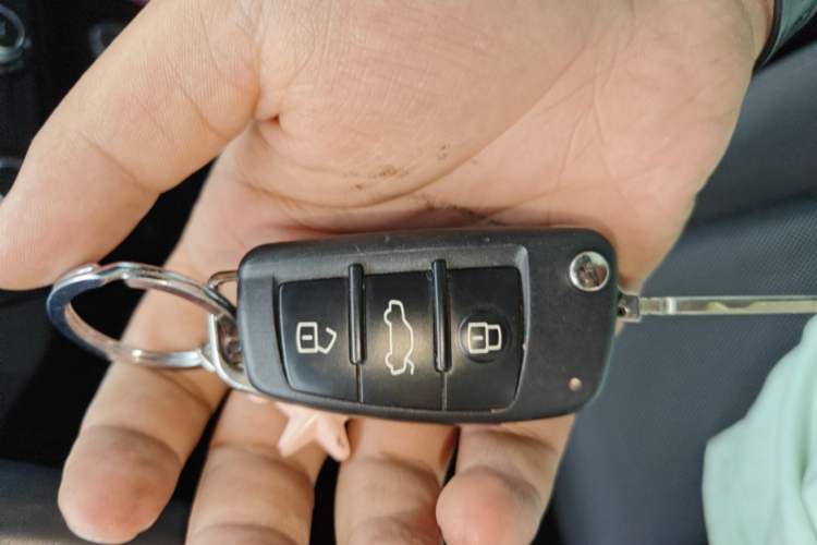 Used Audi Q2L 2018 35 TFSI Launch Exclusive Edition China VI Vehicle Key