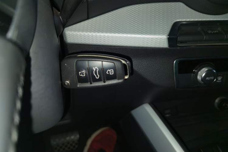Used Audi Q2L 2018 35 TFSI Fashionable & Elegant Version China VI Emission Standard Vehicle Key