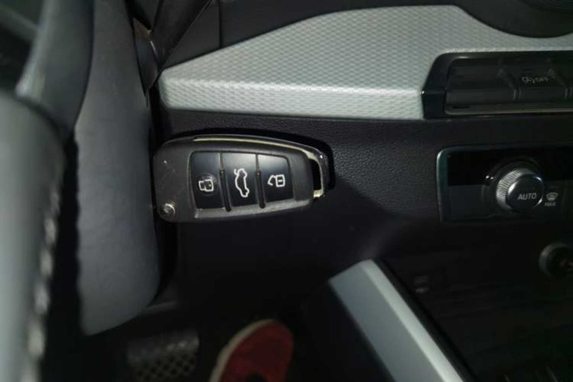 Used Audi Q2L 2018 35 TFSI Fashionable & Elegant Version China VI Emission Standard Vehicle Key