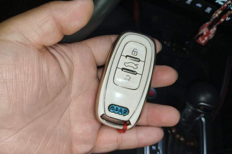 Used Audi Q2L 2018 35 TFSI Fashion Dynamic Version China VI Emission Standard Vehicle Key