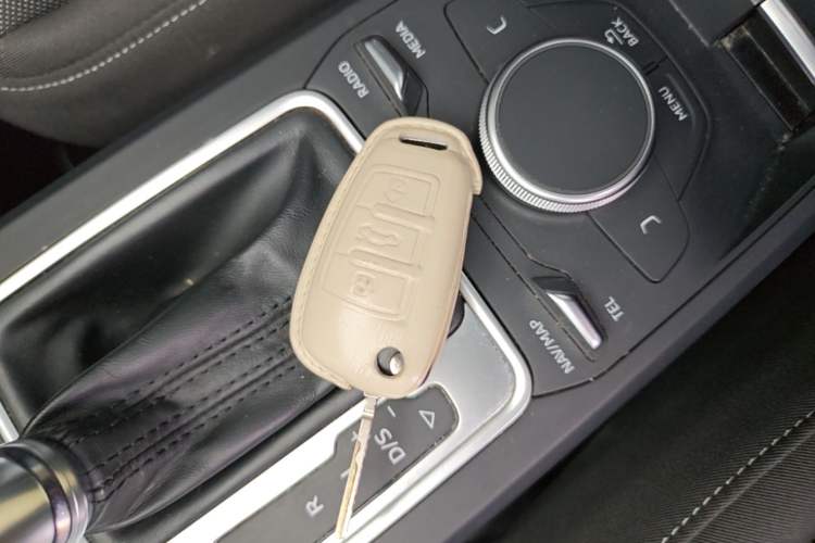 Used Audi Q2L 2018 35 TFSI Launch Exclusive Edition China V Vehicle Key
