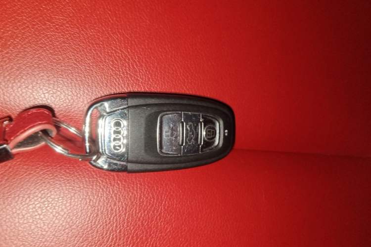 Used Audi Q2L 2018 35 TFSI Fashion Dynamic Version China VI Emission Standard Vehicle Key