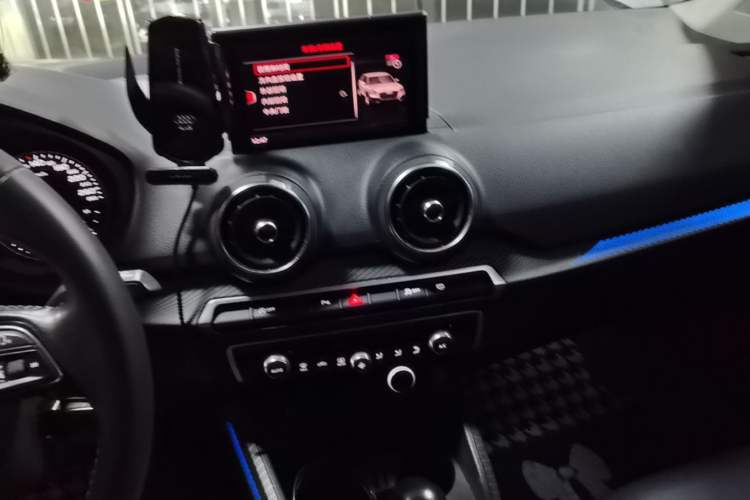 Used Audi Q2L 2018 35 TFSI Fashion Elegant Version China V Audio And AC Panel