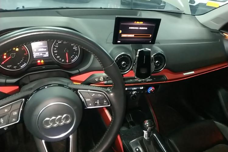 Used Audi Q2L 2018 35 TFSI Fashion Dynamic Version China VI Emission Standard Center Console