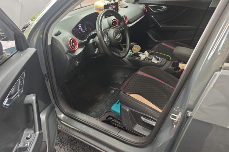 Used Audi Q2L 2018 35 TFSI Launch Exclusive Edition China V Driver Seat