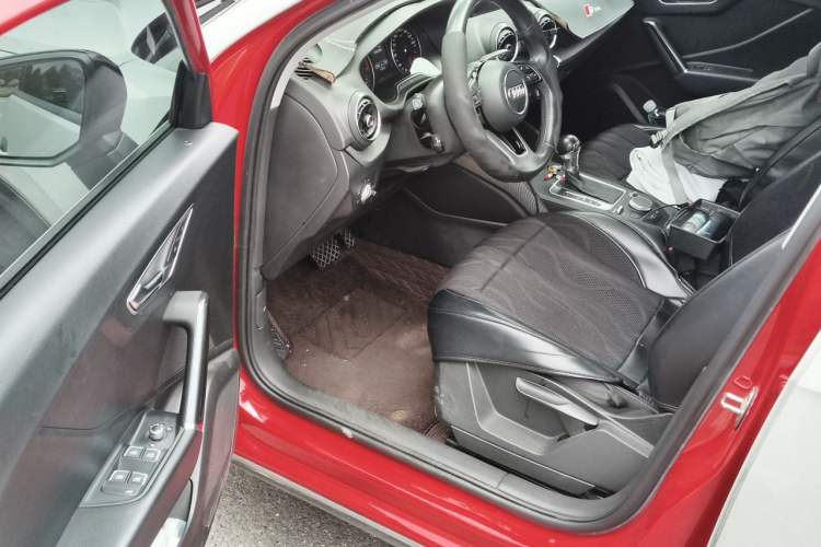 Used Audi Q2L 2018 35 TFSI Launch Exclusive Edition China VI Driver Seat