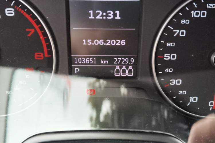 Used Audi Q2L 2018 35 TFSI Launch Exclusive Edition China VI Odometer Close Up