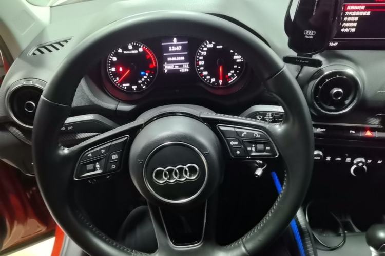 Used Audi Q2L 2018 35 TFSI Fashion Elegant Version China V Steering Wheel