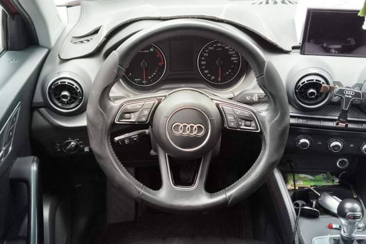 Used Audi Q2L 2018 35 TFSI Launch Exclusive Edition China VI Steering Wheel