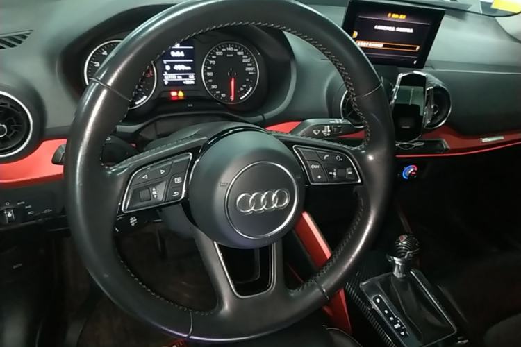 Used Audi Q2L 2018 35 TFSI Fashion Dynamic Version China VI Emission Standard Steering Wheel