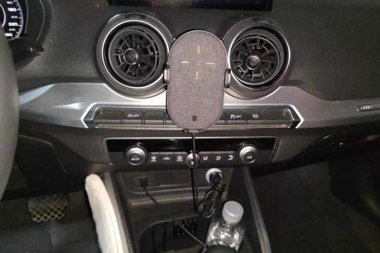 Used Audi Q2L 2018 35 TFSI Luxury Prestige Version China VI Audio And AC Panel