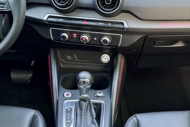 Used Audi Q2L 2018 35 TFSI Launch Exclusive Edition China V Audio And AC Panel