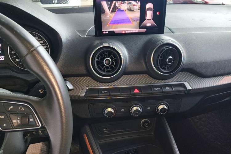 Used Audi Q2L 2018 35 TFSI Launch Exclusive Edition China V Audio And AC Panel