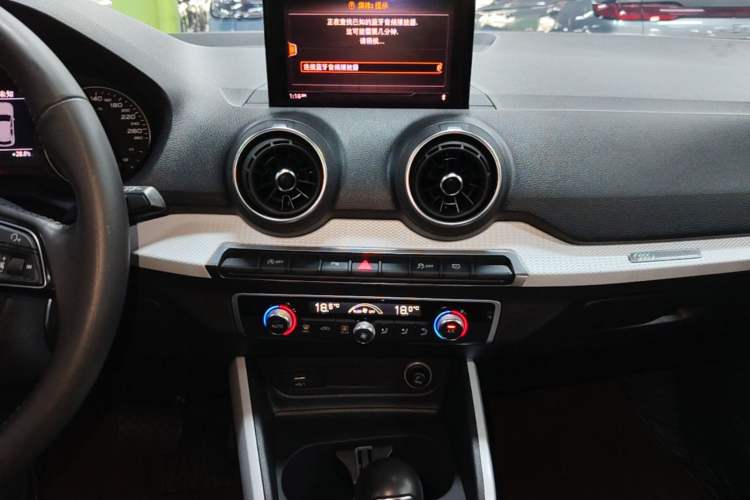 Used Audi Q2L 2018 35 TFSI Fashion Elegant Version China V Audio And AC Panel