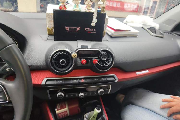 Used Audi Q2L 2018 35 TFSI Fashion Dynamic Version China VI Emission Standard Audio And AC Panel