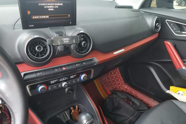 Used Audi Q2L 2018 35 TFSI Fashion Dynamic Version China VI Emission Standard Audio And AC Panel