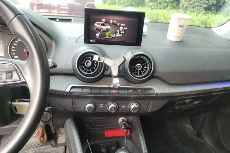 Used Audi Q2L 2018 35 TFSI Launch Exclusive Edition China VI Audio And AC Panel