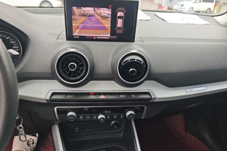 Used Audi Q2L 2018 35 TFSI Fashionable & Elegant Version China VI Emission Standard Audio And AC Panel