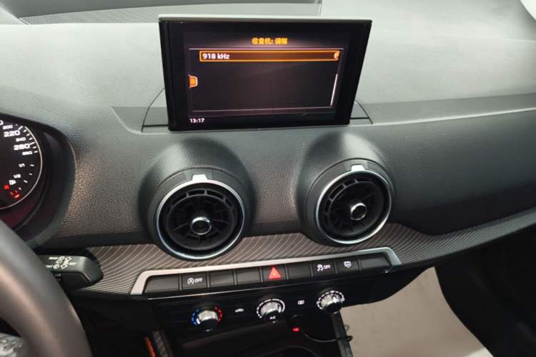 Used Audi Q2L 2018 35 TFSI Launch Exclusive Edition China V Audio And AC Panel