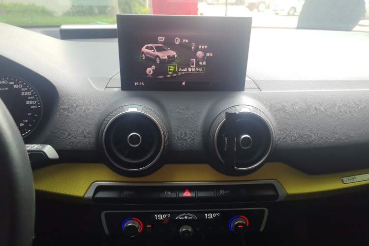 Used Audi Q2L 2018 35 TFSI Fashion Dynamic Version China VI Emission Standard Audio And AC Panel