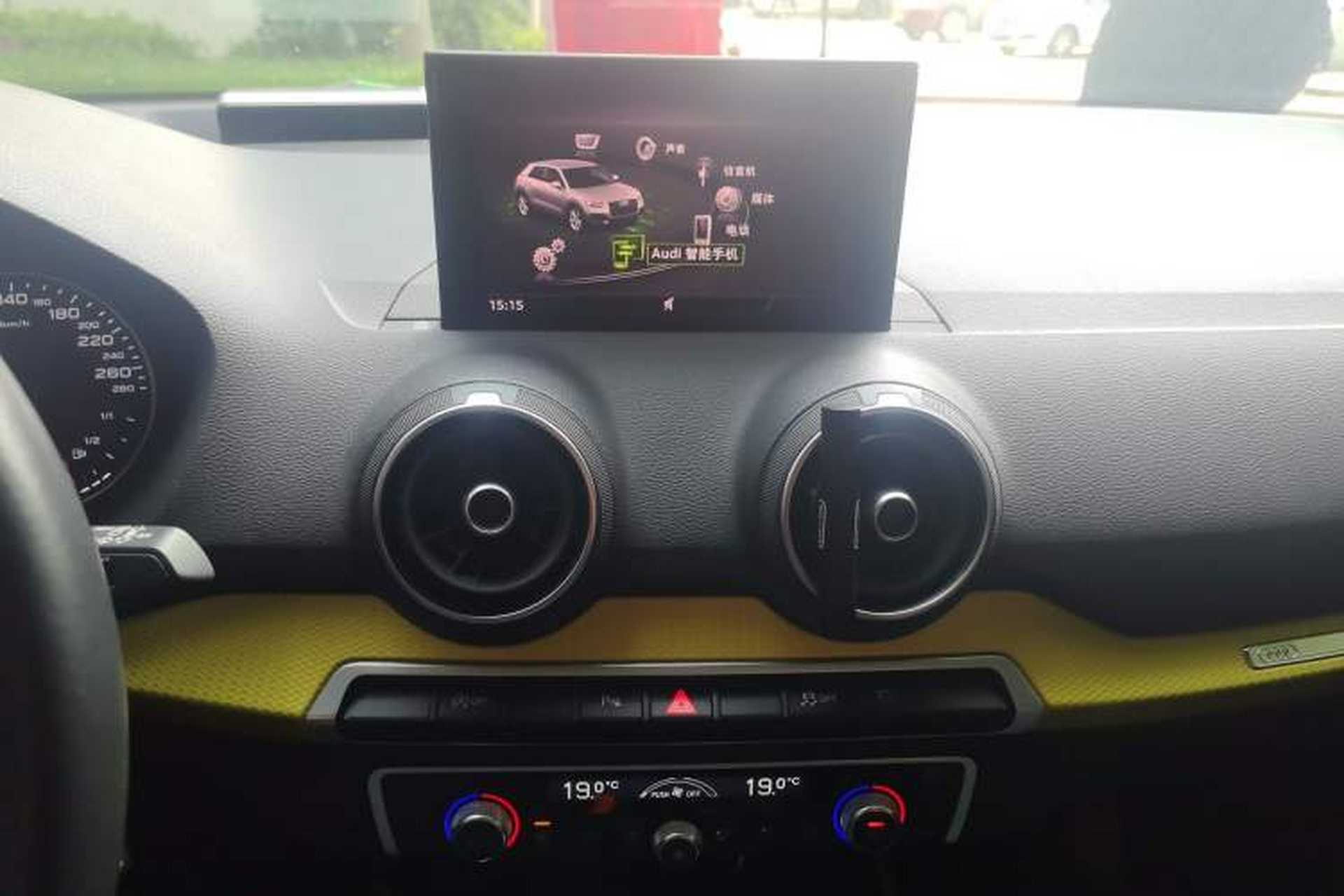Used Audi Q2L 2018 35 TFSI Fashion Dynamic Version China VI Emission Standard Audio And AC Panel