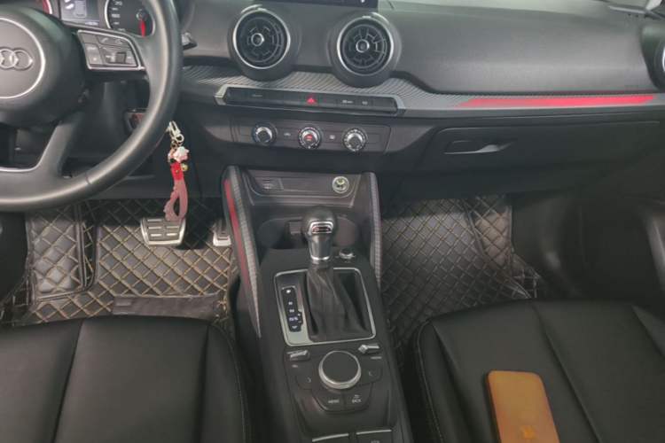 Used Audi Q2L 2018 35 TFSI Launch Exclusive Edition China VI Audio And AC Panel